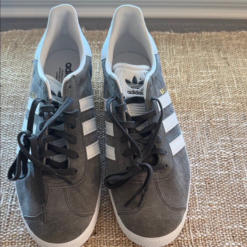 Adidas Men's Sneakers in Gray and White